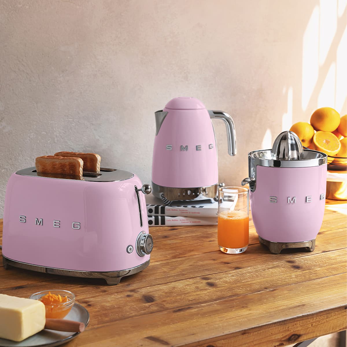 Smeg Variable Temperature Kettle - Pastel Blue