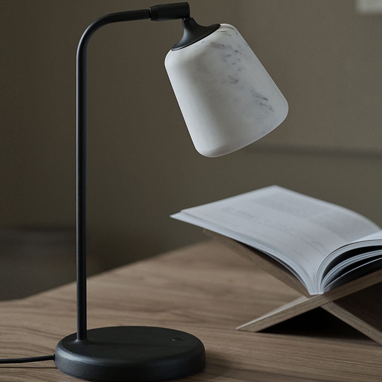 Material Table Lamp Black Sheep Edition