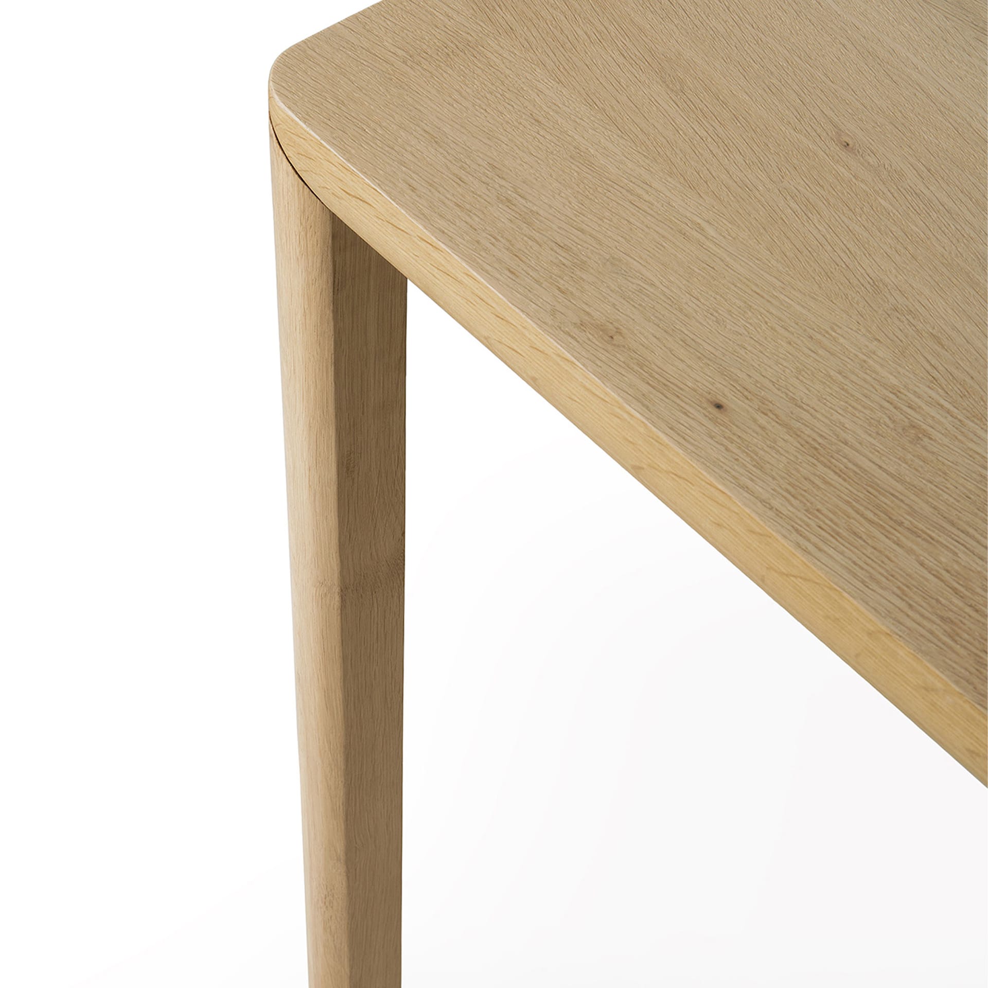 Köp Air Dining Table från Ethnicraft Nordiska Galleriet