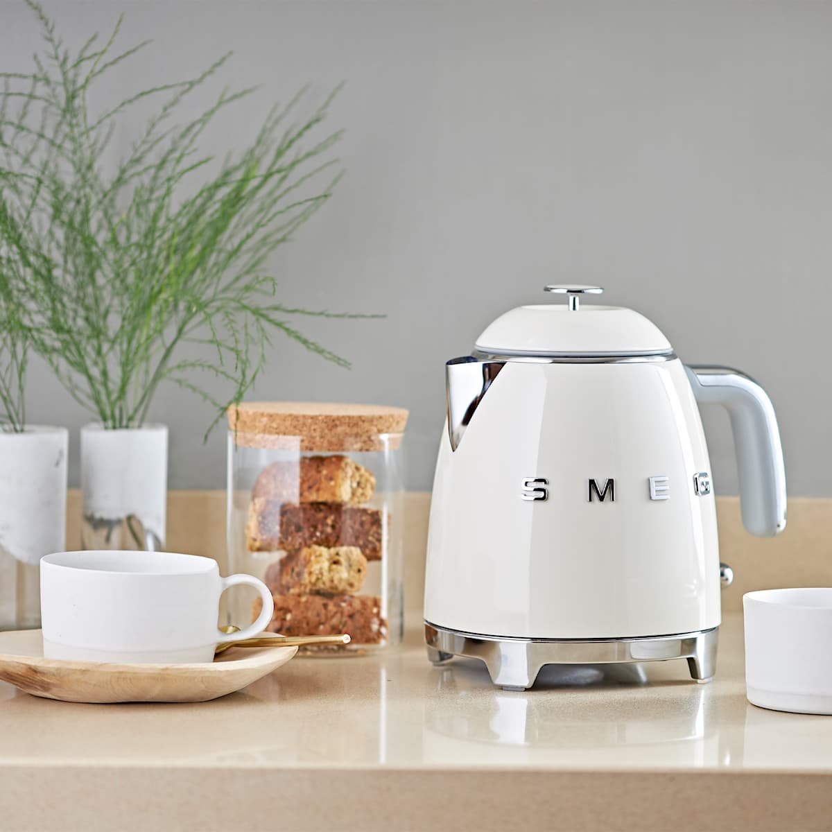 Smeg launch new mini kettle in pastel and classic colours