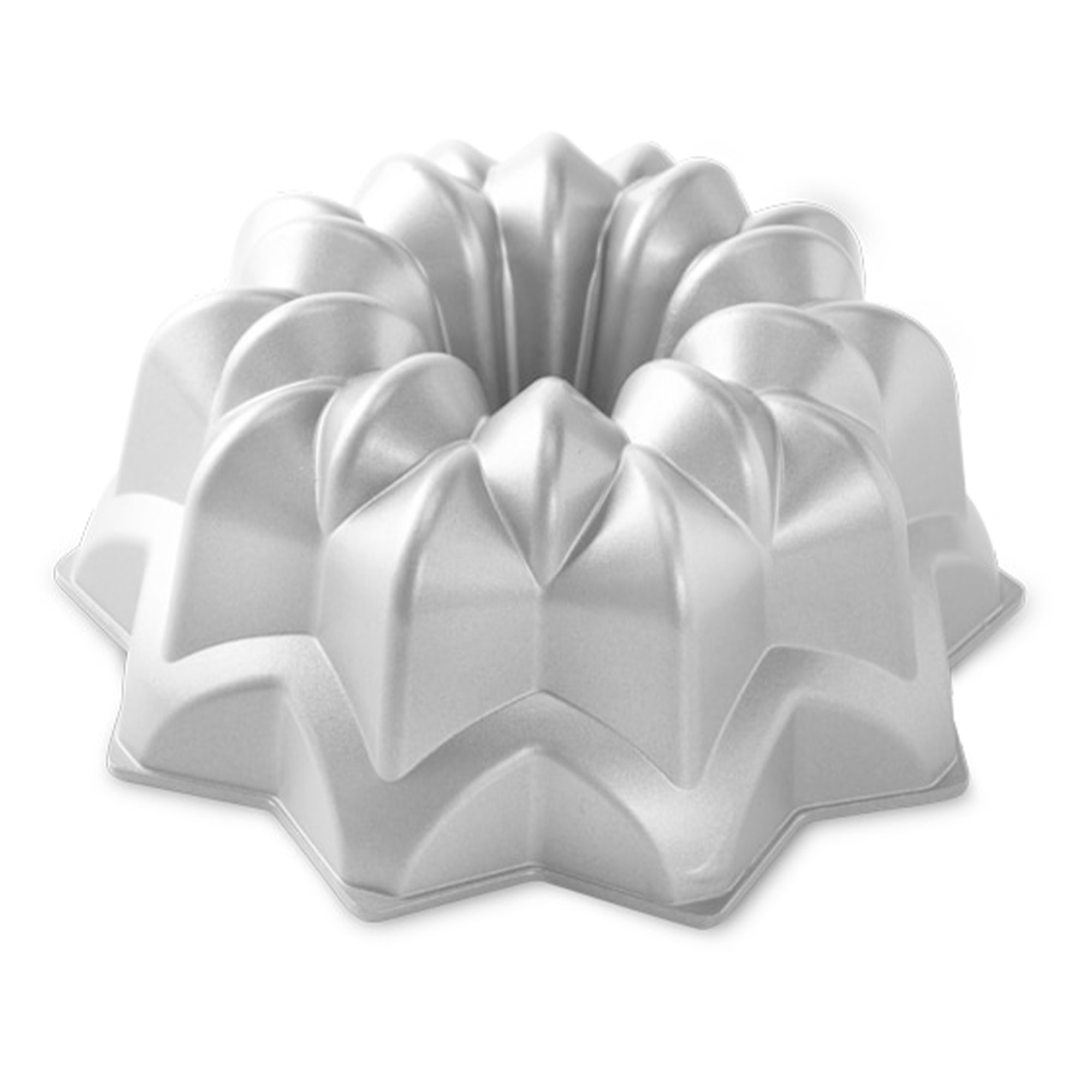 Buy Nordic Ware Fleur De Lis Bundt Cake Pan, Vintage Bakeware Pan, Bakery  Supply, Metal Baking Pan, Novelty Cake Pan, Large Bundt Pan Online in India  