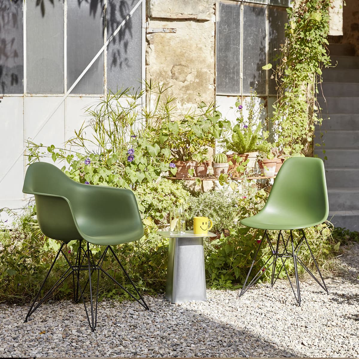 Eames Plastic Chair DAR