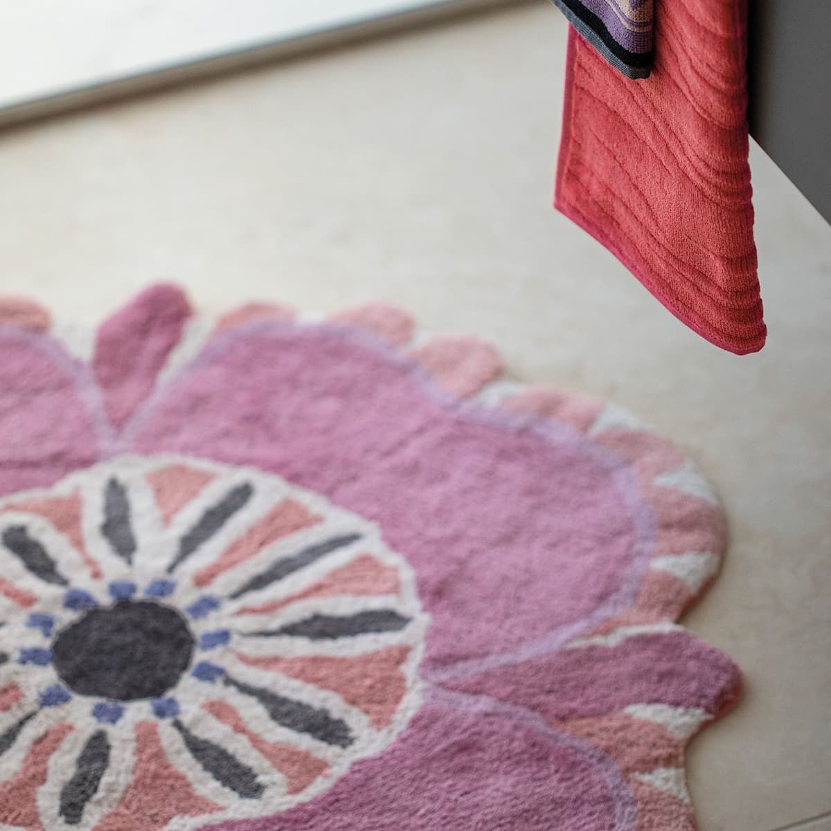 Aretha Bath Mat 01