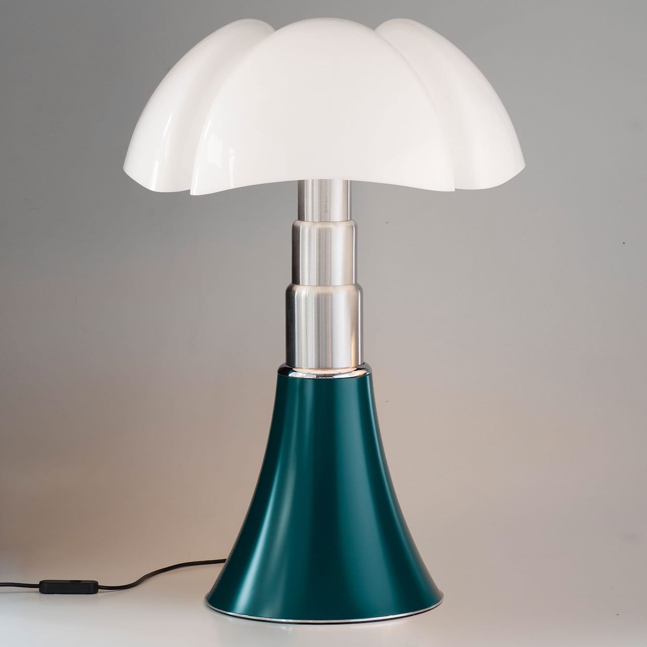 Pipistrello Medium Table Lamp, Agave Green - Dimmable