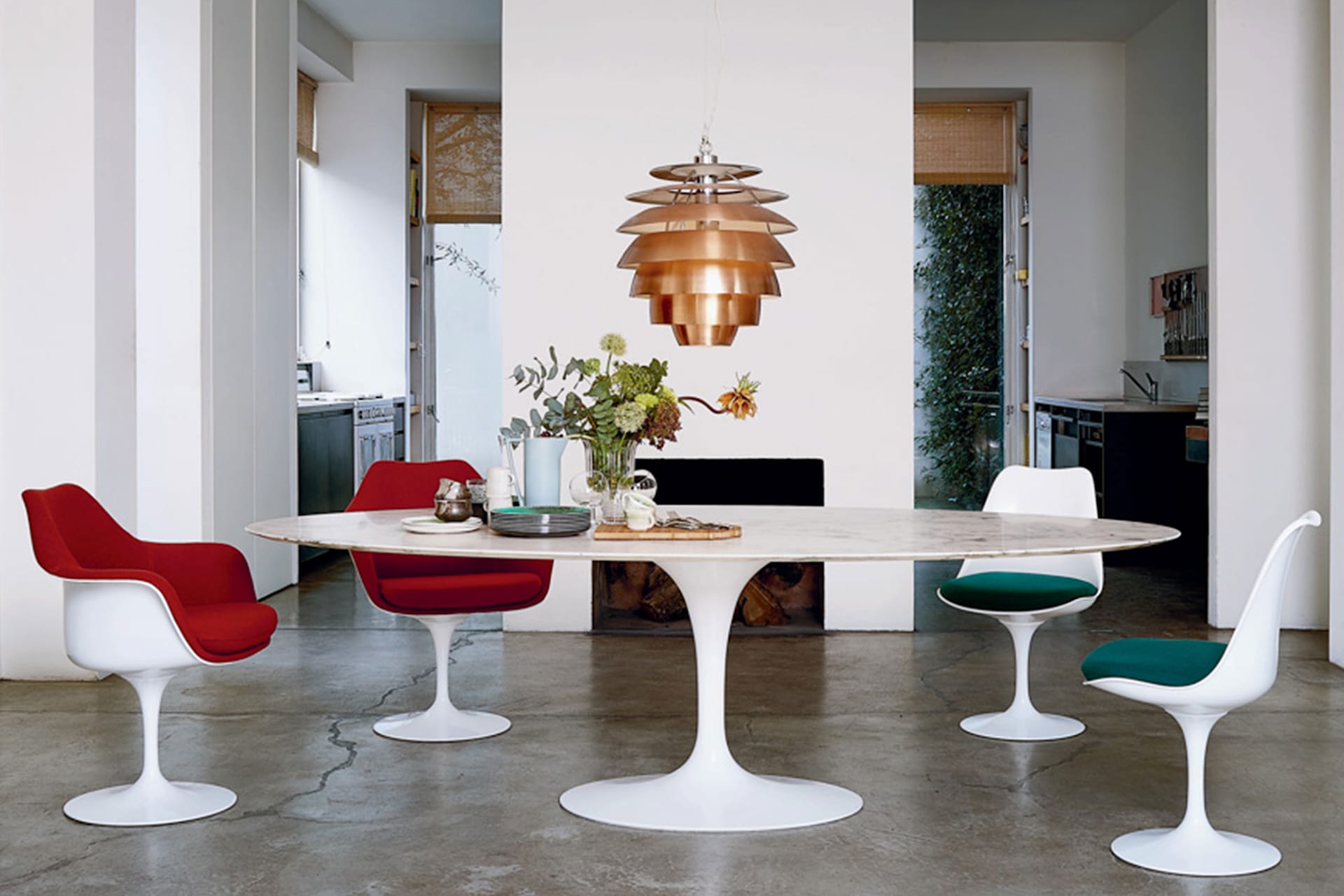 Knoll saarinen on sale tulip chair