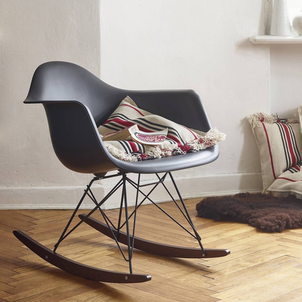 Eames Plastic Chair - RAR