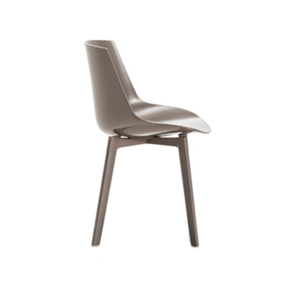 Flow Chair Color Mass-Pigmented Cross Base
