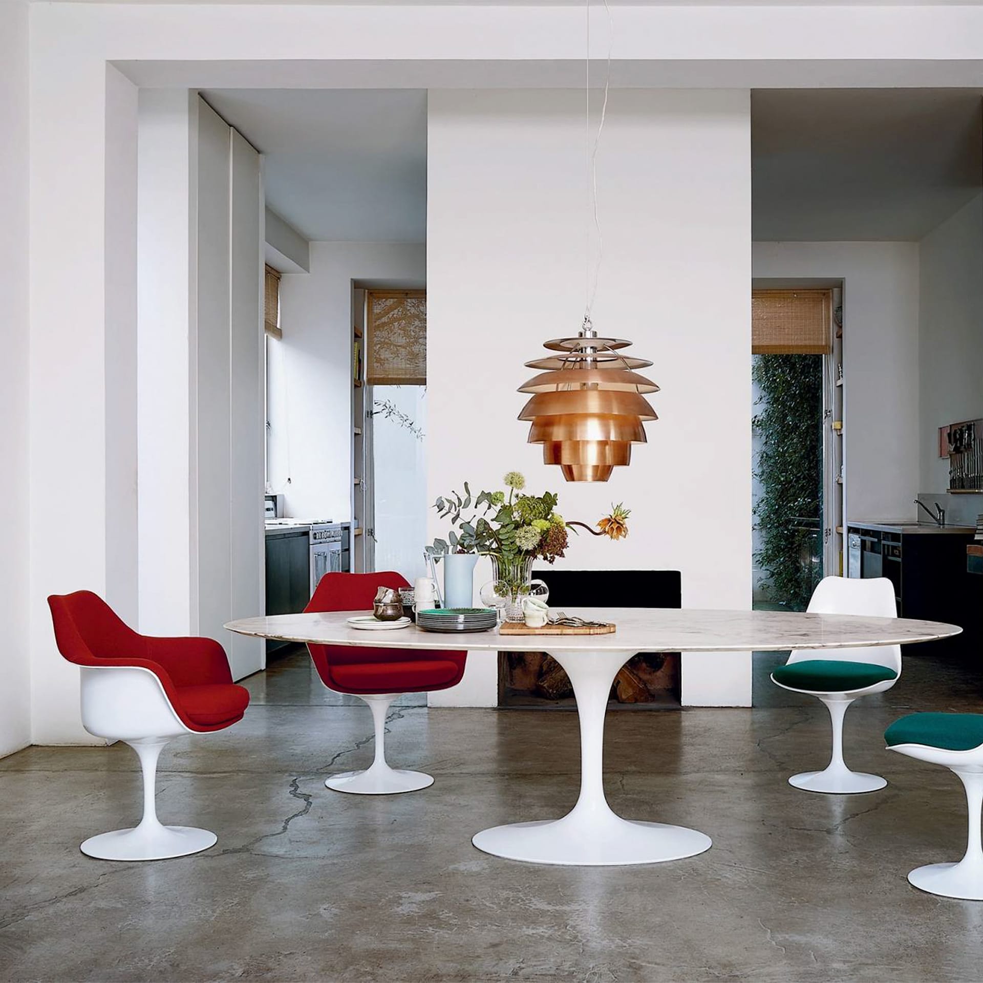 Saarinen oval dining store table 60