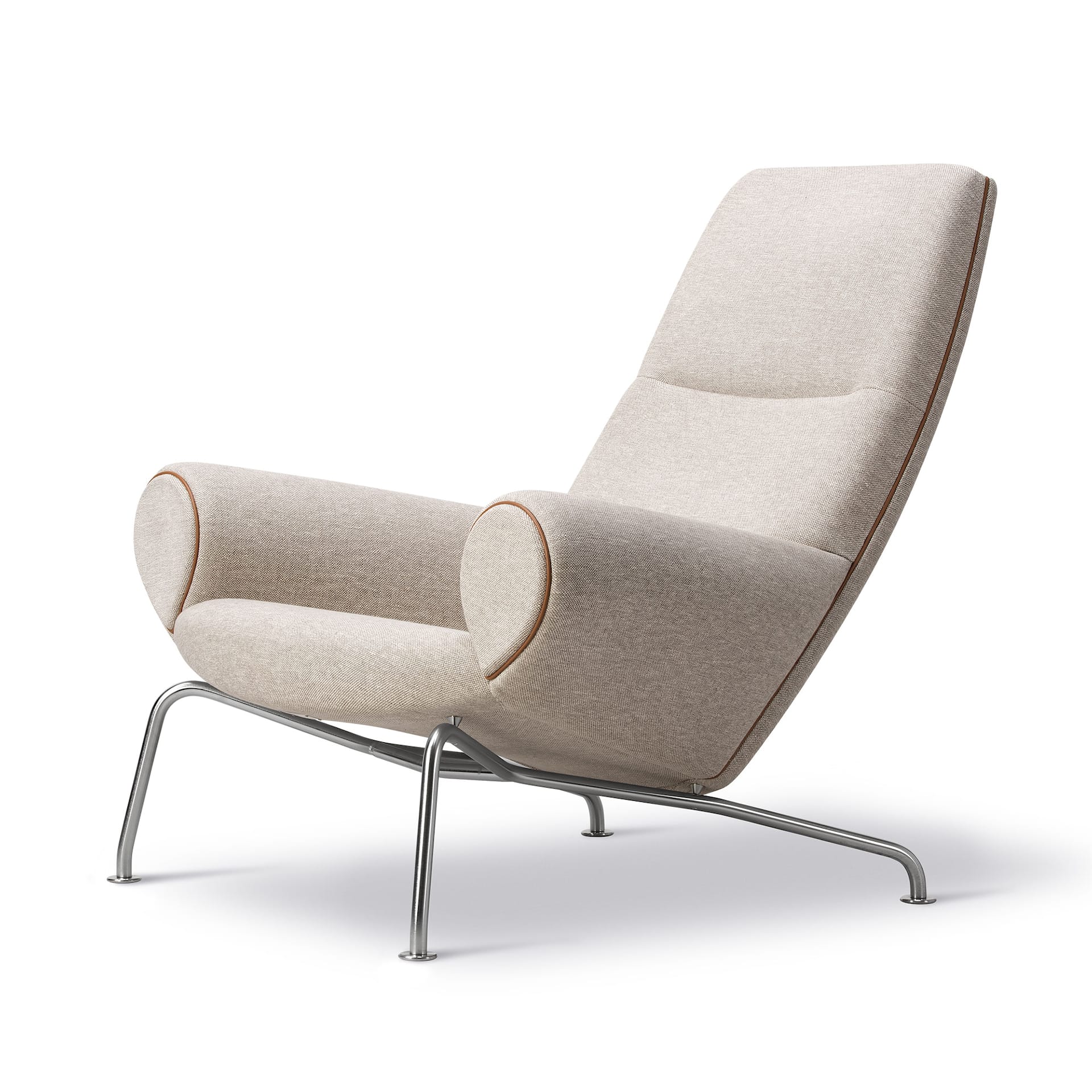 Buy Wegner Queen Chair from Fredericia Furniture NO GA