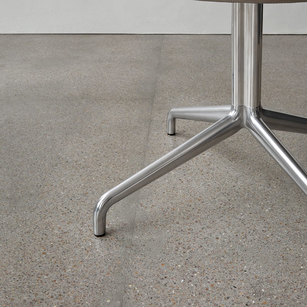 Harbour Swivel Chair Med Polstring - Poleret aluminium
