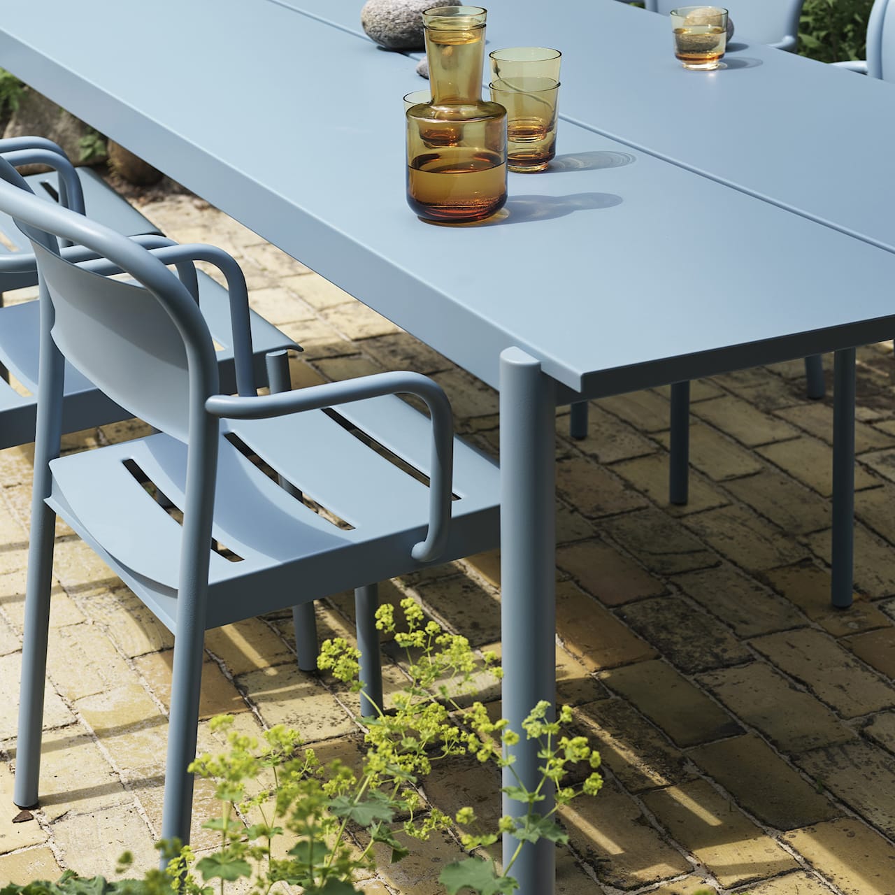 Linear Steel Table 140 cm
