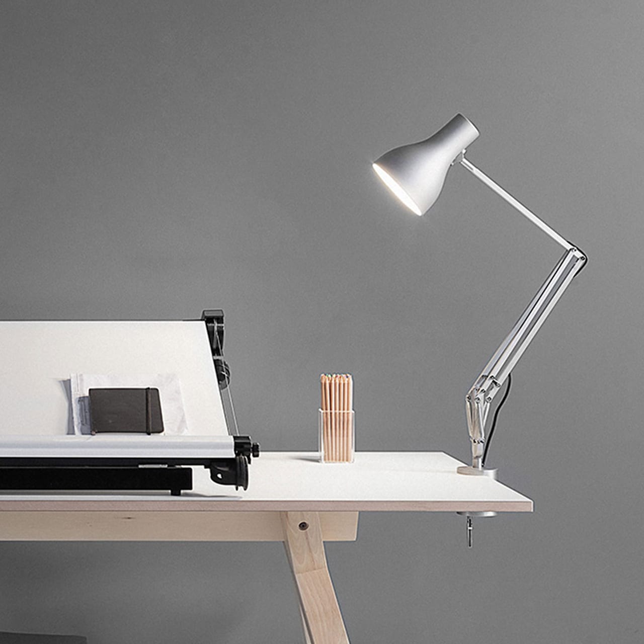Type 75 Desk Lamp With Clamp