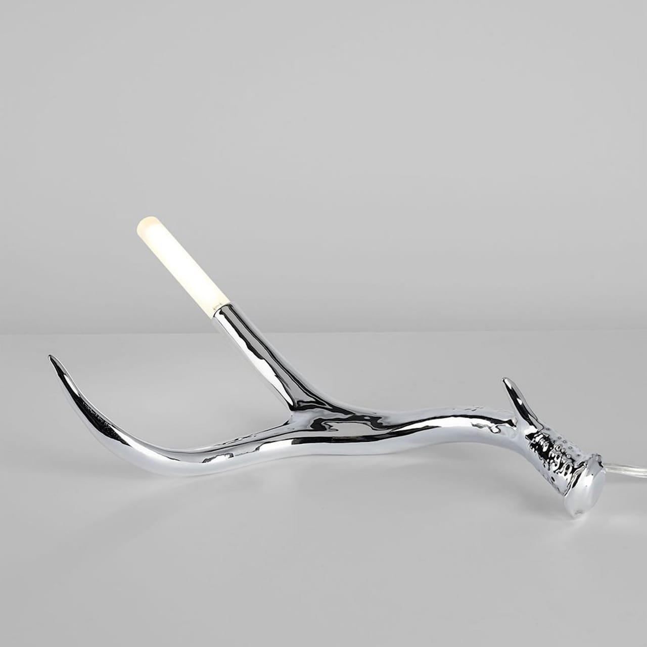 Superordinate Antlers Table Lamp